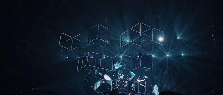 What are the benefits of cryptocurrencies in ecommerce?