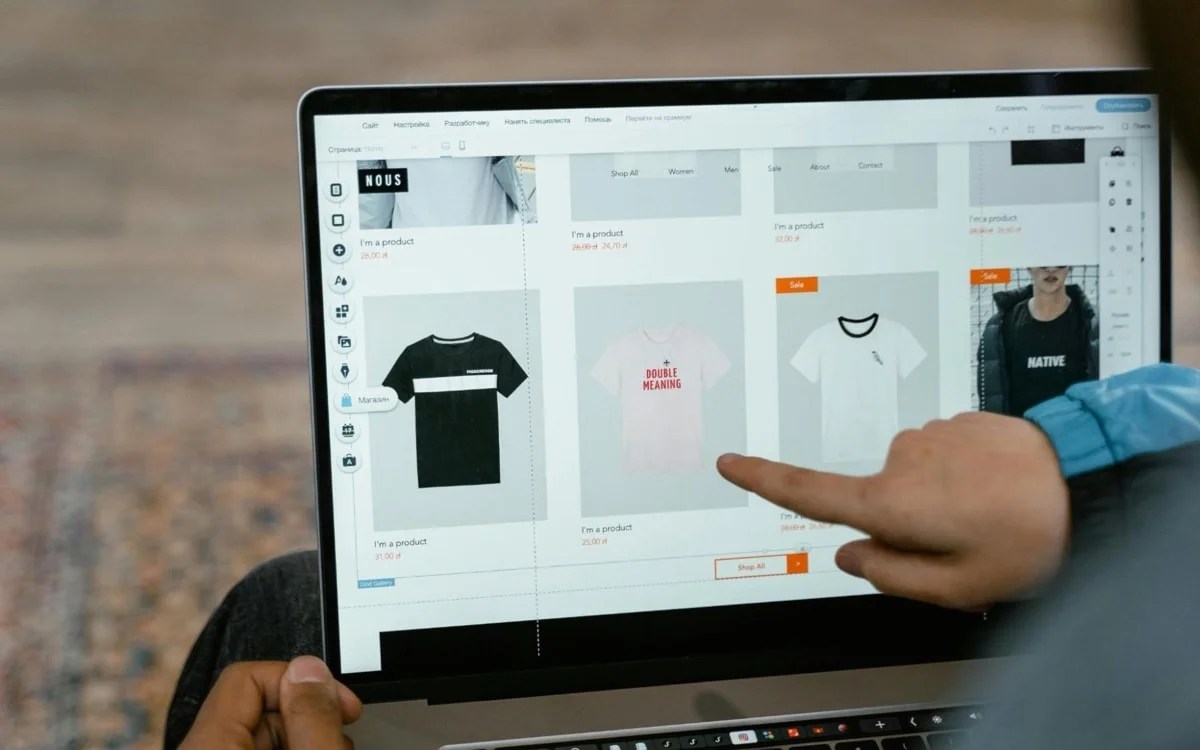 shopper browsing products on a computer